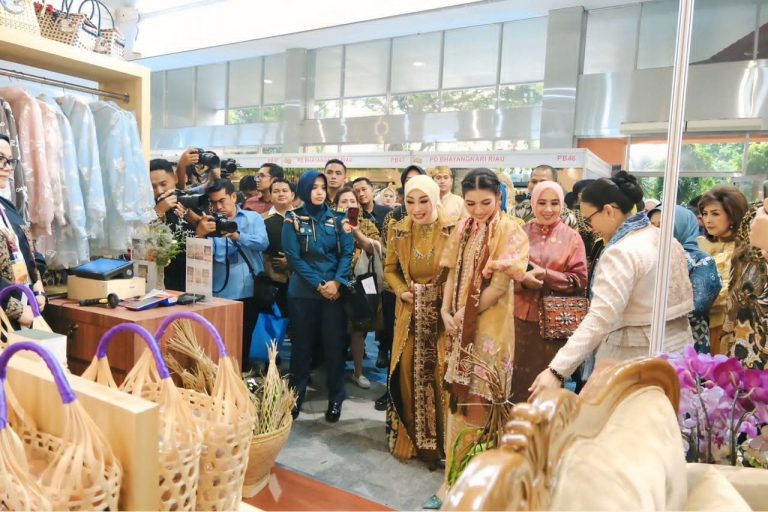 Pengurus Bhayangkari Daerah Banten Hadirkan Produk Kreatif UMKM di Bazar Kreasi Bhayangkari Nusantara 2026