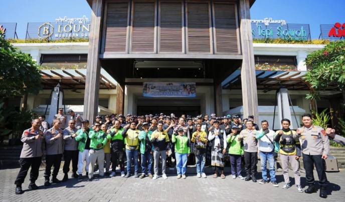 Demi Wisata Aman, Kapolri Berkolaborasi dengan Pecalang dan Ojek Online di Bali