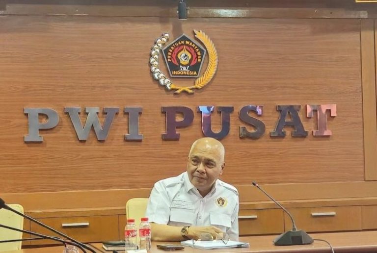 PWI Pusat Desak Hotman Paris Hormati Martabat Wartawan