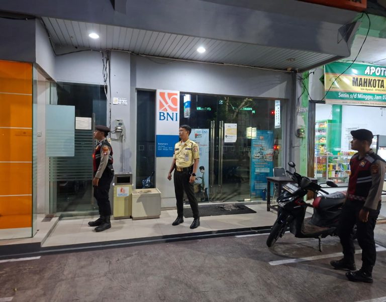 Monitor Keamanan Larut Malam, Sat Samapta Polres Sukamara Jaring Pengaduan Kamtibmas di Bank BNI