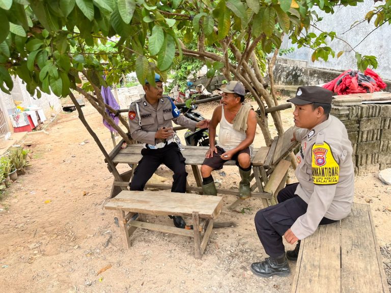 Pererat Kemitraan Wilayah, Polsek Balai Riam Sambang Dialogis ke Pemukiman Penduduk