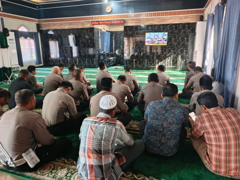 PERSONEL POLRES BARITO UTARA LAKSANAKAN KEGIATAN BINROH BAGI PERSONEL MUSLIM DAN NON-MUSLIM
