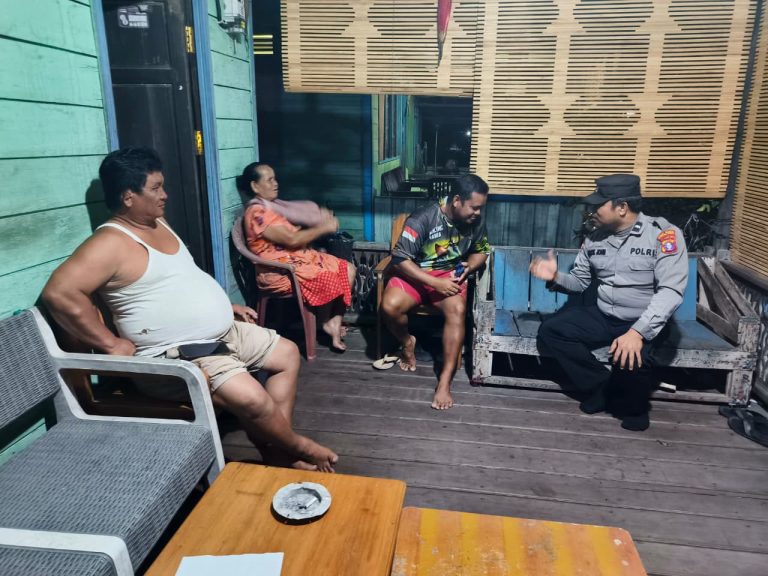 Gali Sinergitas, Polsek Banama Tingang Sambangi Warga Desa Bawan untuk Dialog Kamtibmas
