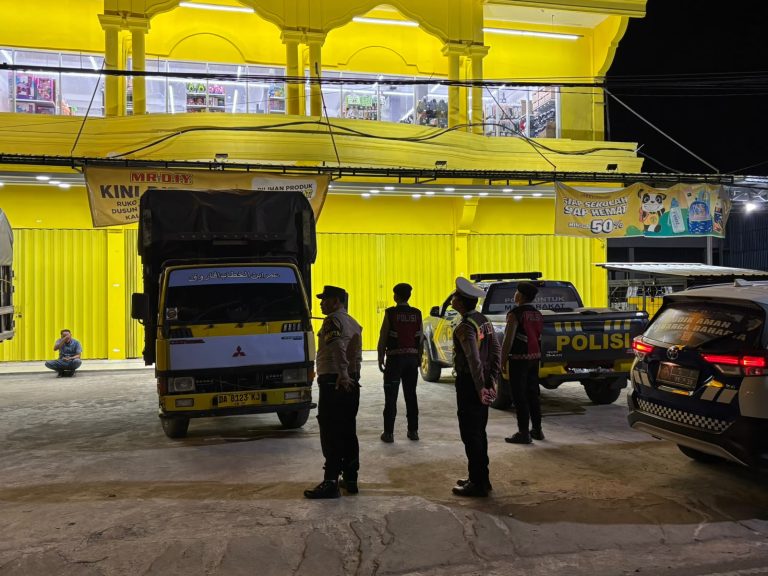 Satsamapta Polres Barito Timur Laksanakan Patroli di Kawasan MR. DIY Tamiang Layang
