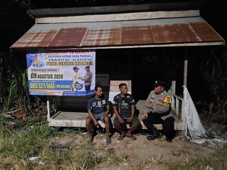 Polsek Banama Tingang Tingkatkan Sambang Malam, Ajak Warga Desa Goha Bersama Menjaga Keamanan Lingkungan