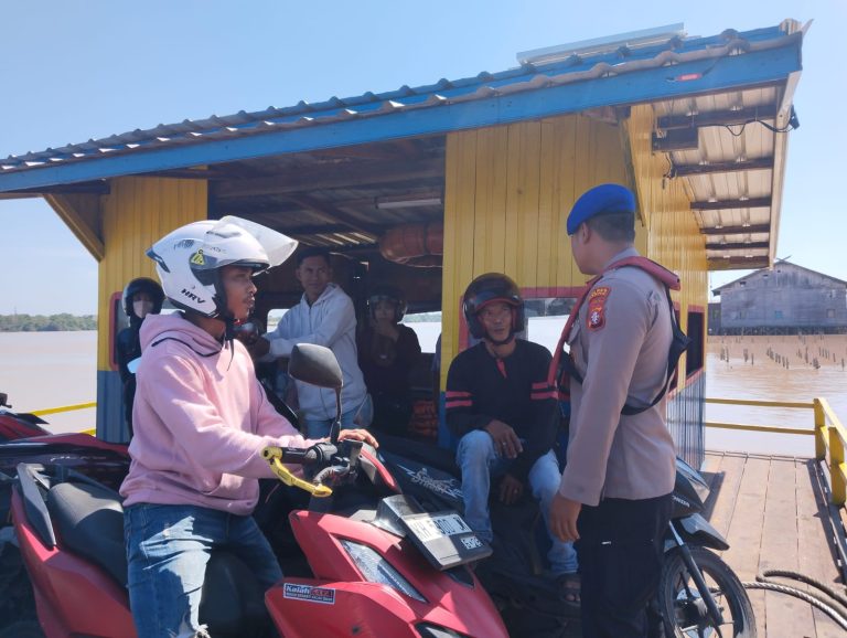Tingkatkan Keselamatan Pelayaran, Satpolairud Polres Pulang Pisau Imbau Pengguna Feri Penyeberangan