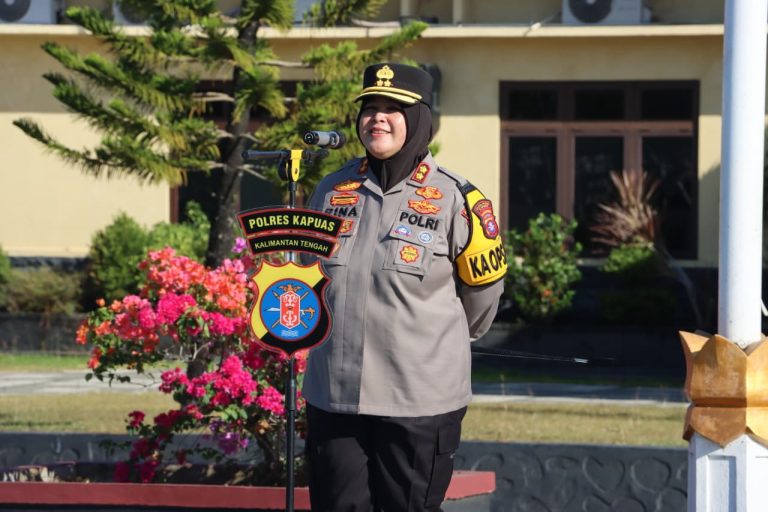 Kapolres Kapuas Pimpin Apel Perdana, Ajak Personel Layani Masyarakat dengan Hati dan Junjung Integritas