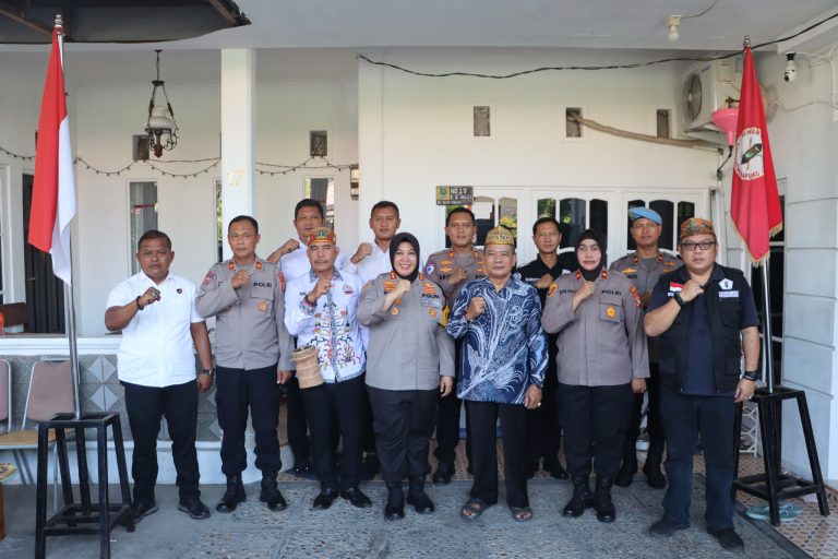 Kapolres Kapuas Perkuat Sinergi dengan Tokoh Adat, Penegak Hukum, Insan Pers, dan Tokoh Agama Melalui Silaturahmi Humanis