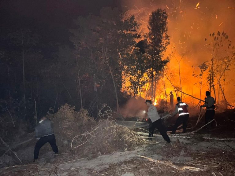 Polres Gunung Mas dan Tim Gabungan Berhasil Padamkan Karhutla di Kurun Seluas 0,97 Hektare melalui Respons Cepat Call Center 110