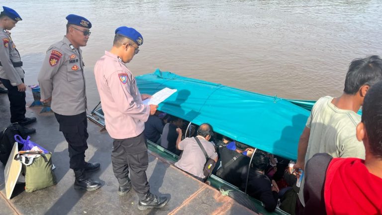 Utamakan Keselamatan Sampai Tujuan, Satpolairud Polres Barsel Imbau Penumpang Speed Boat