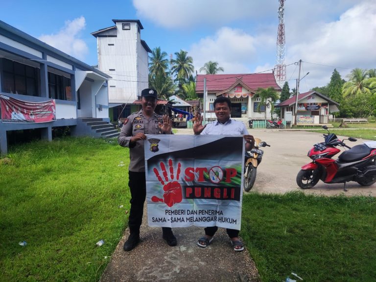 Personel Polsek Dusut Sosialisasikan Perpres Nomor 87 Tahun 2016 Tentang Saber Pungli
