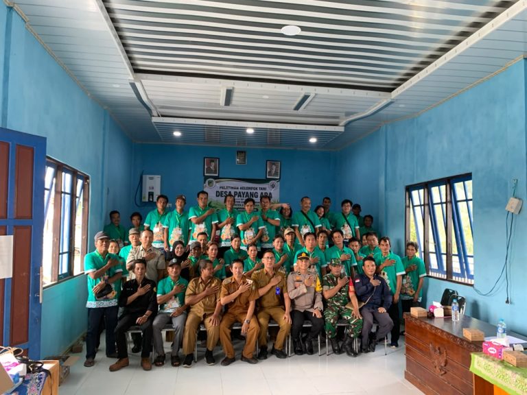 Polres Barito Utara Dukung Peningkatan Kapasitas Petani, Bhabinkamtibmas Hadiri Pelatihan Kelompok Tani Desa Payang Ara