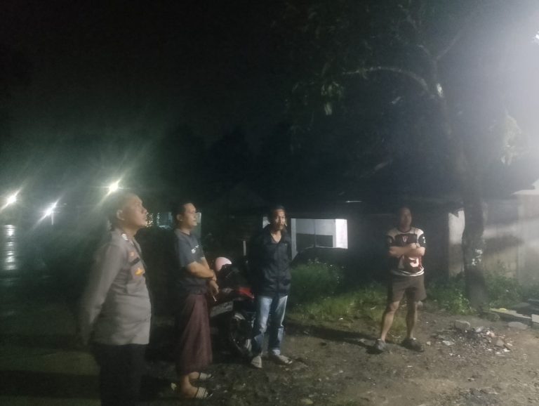 Giat Patroli Malam Hari Piket Siaga Polsek Cimarga Polres Lebak Temui Petugas Ronda