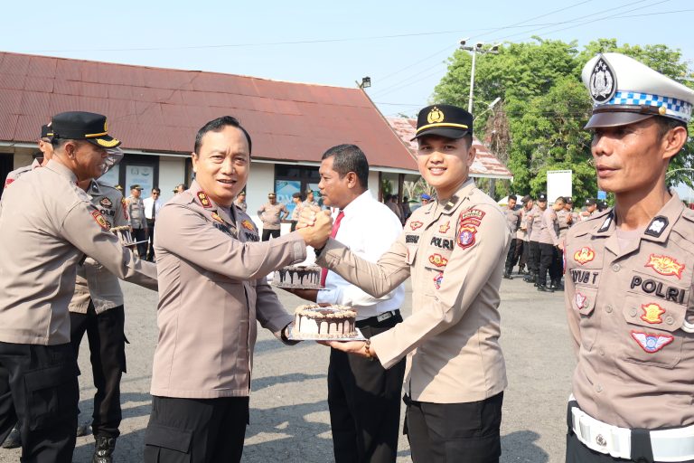 Kapolres Barito Selatan Beri Kejutan Ulang Tahun Personel, Bangun Semangat dan Solidaritas