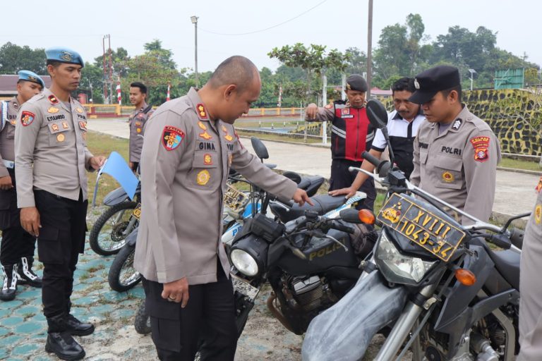 Pastikan Kendaraan Siap Digunakan, Kapolres Cek Ranmor Dinas Polres Murung Raya