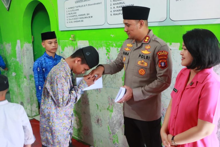 Jelang HUT RI Ke-81, Kapolres Murung Raya Sambangi Panti Asuhan Putra Muhammadiyah, Beri Santunan Kepada Anak Yatim