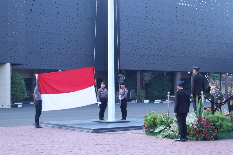 Semangat “Indonesia Berdaulat, Adil, dan Makmur” Menggema di Upacara HUT ke-81 RI di Polda Banten