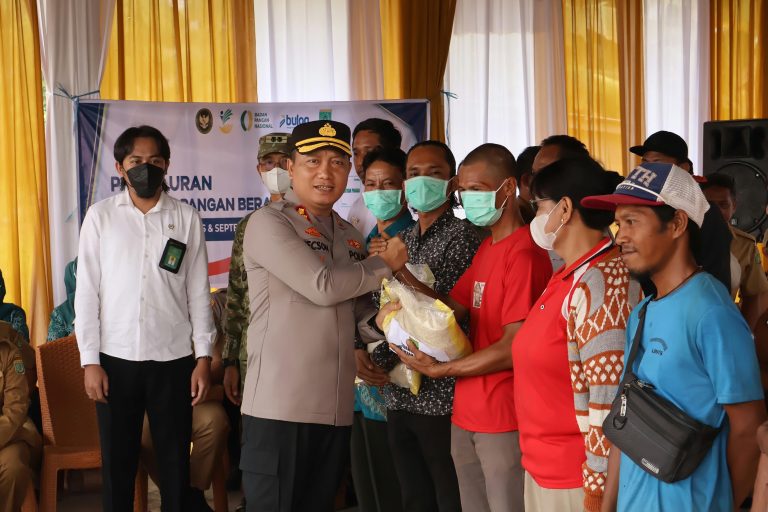 Kapolres Barito Selatan Hadiri Penyaluran Bantuan Cadangan Pangan Pemerintah Daerah Tahun 2026, Perkuat Sinergi Jaga Ketahanan Pangan Masyarakat