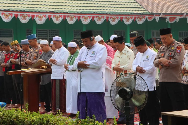 Polres Murung Raya Bersama Forkopimda dan Masyarakat Gelar Sholat Istisqa, Berdoa Turunnya Hujan Hadapi Kemarau dan Karhutla