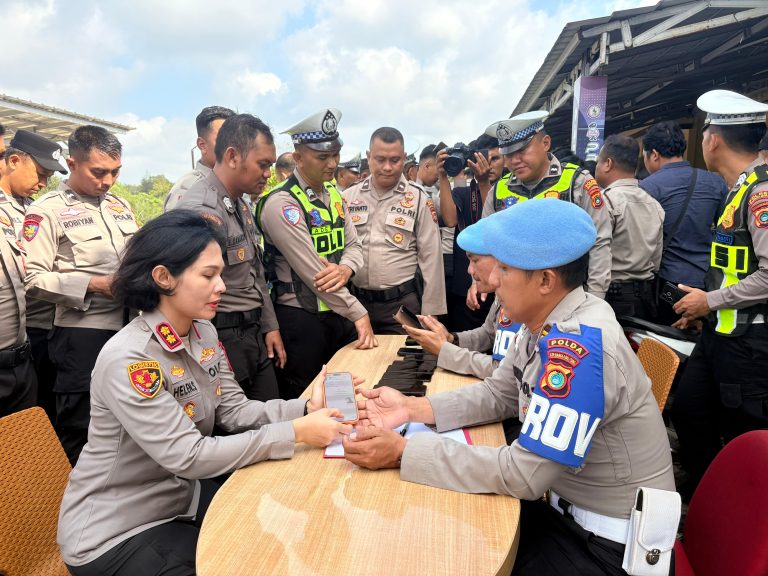Propam Polda Babel Sidak Disiplin Personel Polres Bangka Barat, HP hingga Tes Urine Diperiksa