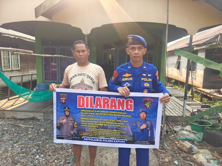 Cegah Illegal Fishing, Satpolairud Polres Kapuas Imbau Hal Ini Pada Warga Pesisir DAS Kapuas.