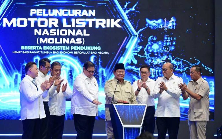 Mendampingi Presiden RI, Panglima TNI Hadiri Peluncuran Motor Listrik Nasional