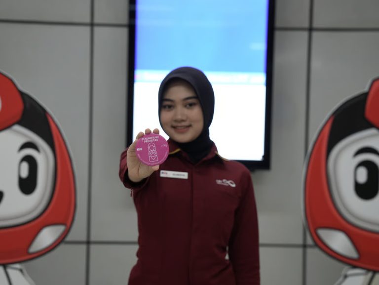 Lihat Pin Prioritas, Berikan Kursi dan Bantuan Saat Dibutuhkan