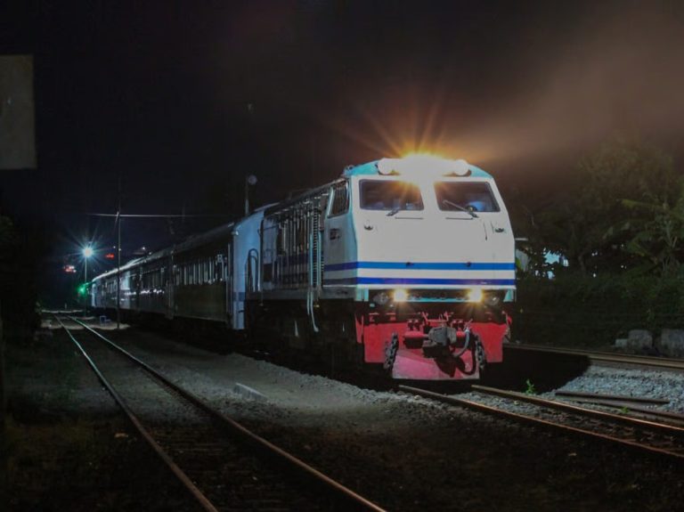 Perjalanan Kereta Api Kembali Normal, KAI Daop 2 Bandung Pastikan Tidak Ada Kerusakan Prasarana maupun Infrastruktur Operasional Pasca Gempa Pangandaran