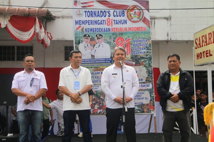 Dukung Pembentukan Karakter Generasi Muda, Pemkab Buka Festival Drumband Piala Bupati Taput