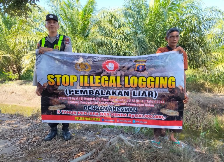 SOSIALISASI PENEBANGAN HUTAN SECARA LIAR (ILEGAL LOGING) OLEH PERSONIL POLSEK PULAU PETAK