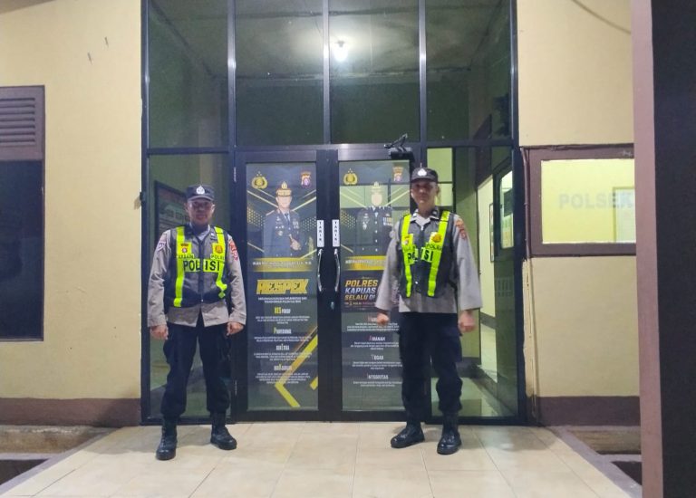 POLSEK PULAU PETAK LAKSANAKAN KEGIATAN SIAGA MAKO PADA MALAM HARI GUNA CIPTAKAN SITUASI AMAN
