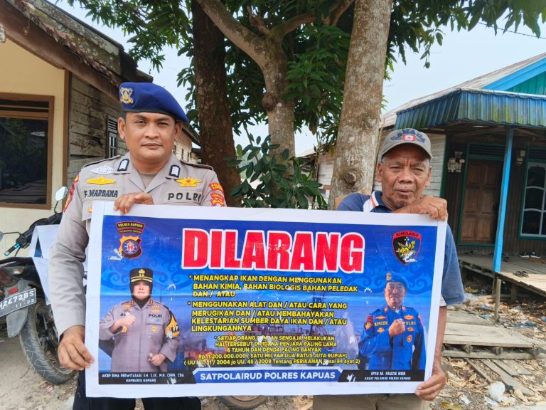 Cegah Illegal Fishing, Satpolairud Polres Kapuas Imbau Hal Ini Pada Warga Pesisir DAS Kapuas.