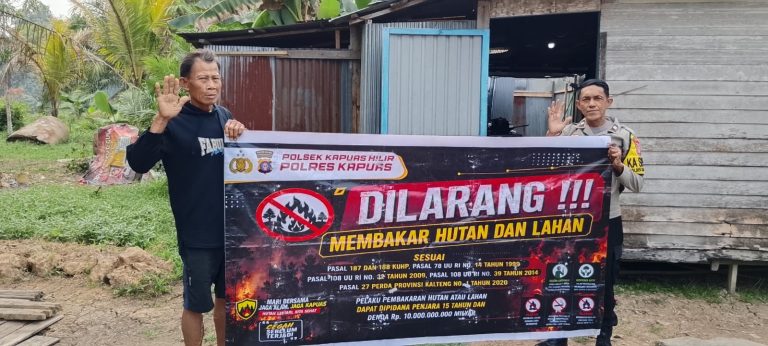 Cuaca Panas Rawan Karhutla Polsek Kapuas Hilir Tingkatkan Giat Sosialisasi Larangan Membuka Lahan Dan Kebun Dengan Cara Di Bakar Kepada Warga