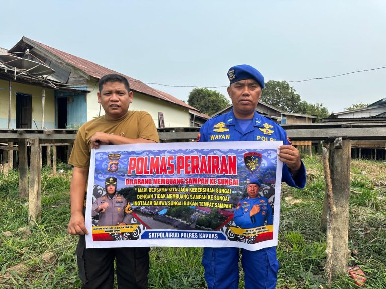 Tingkatkan Kesadaran Kebersihan Lingkungan, Satpolairud Imbau Masyarakat Pesisir Untuk Tidak Membuang Sampah Ke Sungai