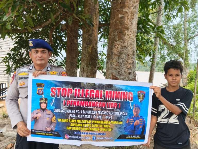 Satpolairud Polres Kapuas Laksanakan Patroli Perairan, Beri Imbauan Stop Penambangan Liar Di DAS Kapuas