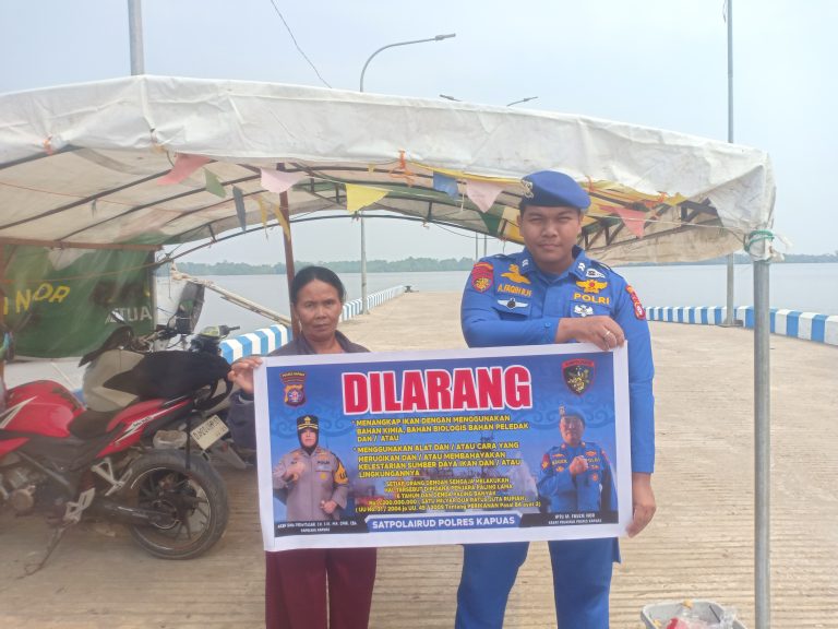 Cegah Illegal Fishing, Satpolairud Polres Kapuas Imbau Hal Ini Pada Warga Pesisir DAS Kapuas.
