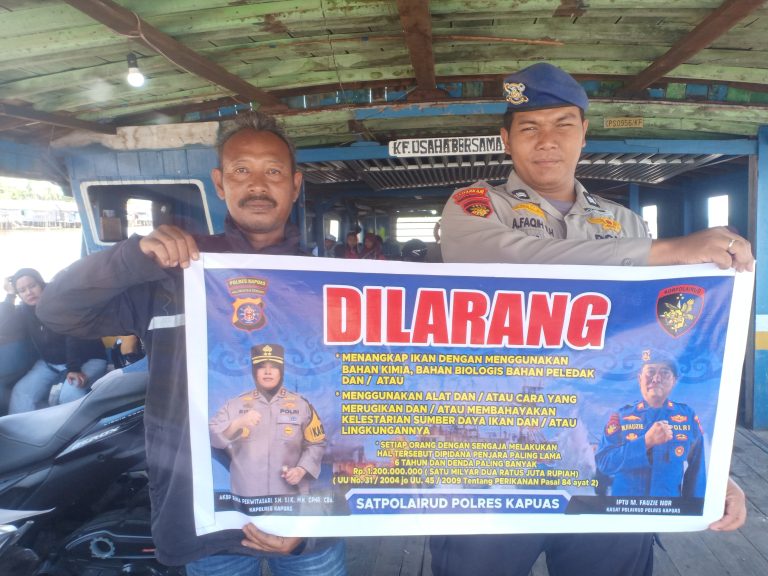 Cegah Illegal Fishing, Satpolairud Polres Kapuas Imbau Hal Ini Pada Warga Pesisir DAS Kapuas.