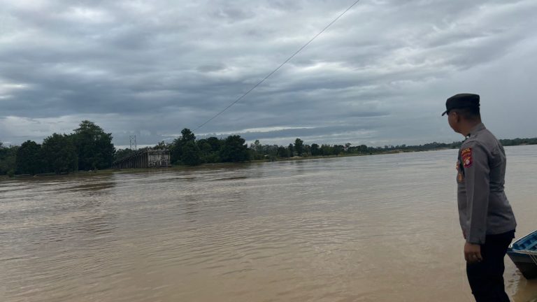 Personel Polsek Sepang: Pantau Ketat Ketinggian Air Sungai Kahayan
