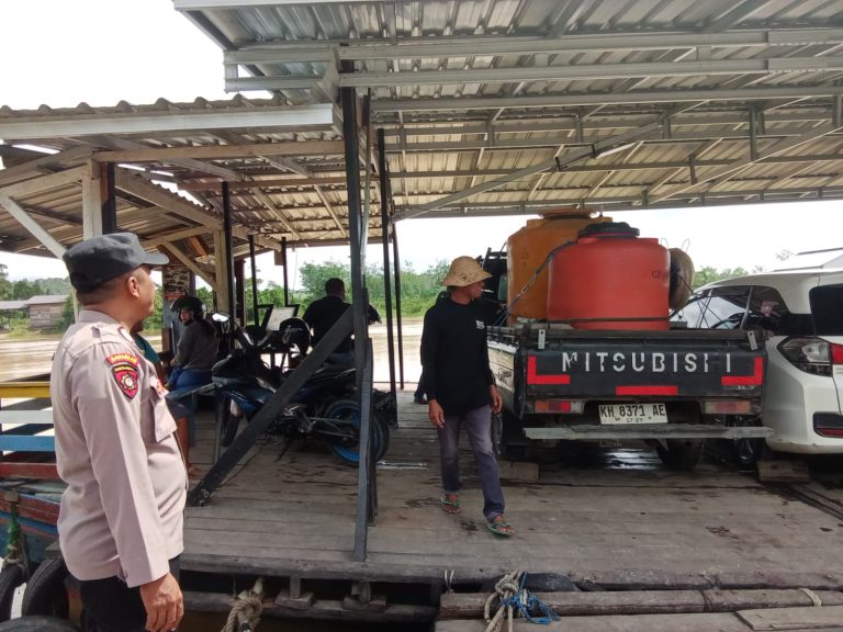 Personel Polsek Kurun Dekati Masyarakat, Ingatkan Bahaya Hoaks dan Ujaran Kebencian