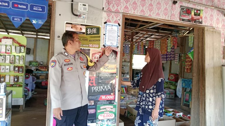 Patroli Dialogis Polsek Kapuas Barat Dengan Berkunjung Ke Rumah Warga