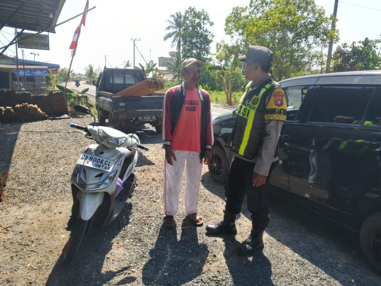 PERSONIL POLSEK PULAU PETAK LAKSANAKAN PATROLI DIALOGIS KE DESA-DESA WILAYAH KECAMATAN PULAU PETAK