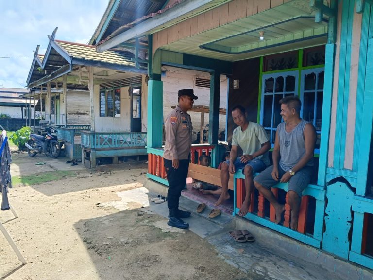 Berikan Keamanan, Polsek Manuhing Kawal Ketertiban Umum di Akhir Pekan