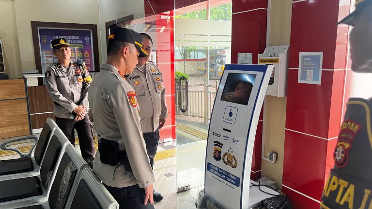 Tingkatkan Kualitas Pelayanan Publik, Kapolres Barito Utara Cek Langsung Pelayanan SPKT