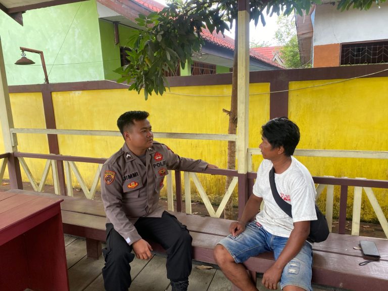 Pererat Persatuan, Personel Polsek Tewah Ajak Warga Tewah Tangkal Hoaks dan Provokasi
