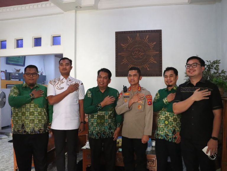 KAPOLRES BARITO UTARA KUNJUNGI PIMPINAN DAERAH MUHAMMADIYAH UNTUK PERERAT SILATURAHMI DAN KAMTIBMAS