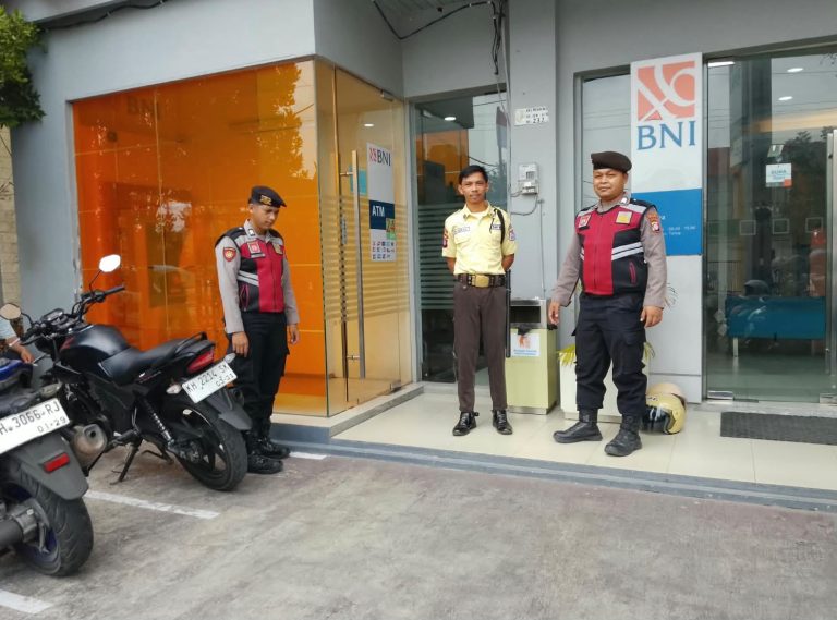 Tingkatkan Kewaspadaan di Lingkungan Perbankan, Sat Samapta Polres Sukamara Lakukan Patroli Pagi di Bank BNI