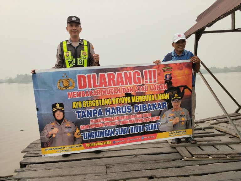 SOSIALISASI PENEBANGAN HUTAN SECARA LIAR (ILEGAL LOGING) OLEH PERSONIL POLSEK PULAU PETAK