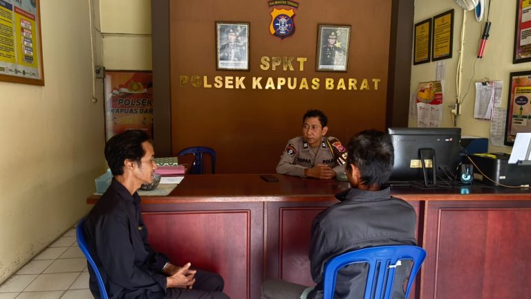 Polsek Kapuas Barat Hadirkan Pelayanan Administrasi, Pengurusan SIK dan SKTLK Dilayani di Mako