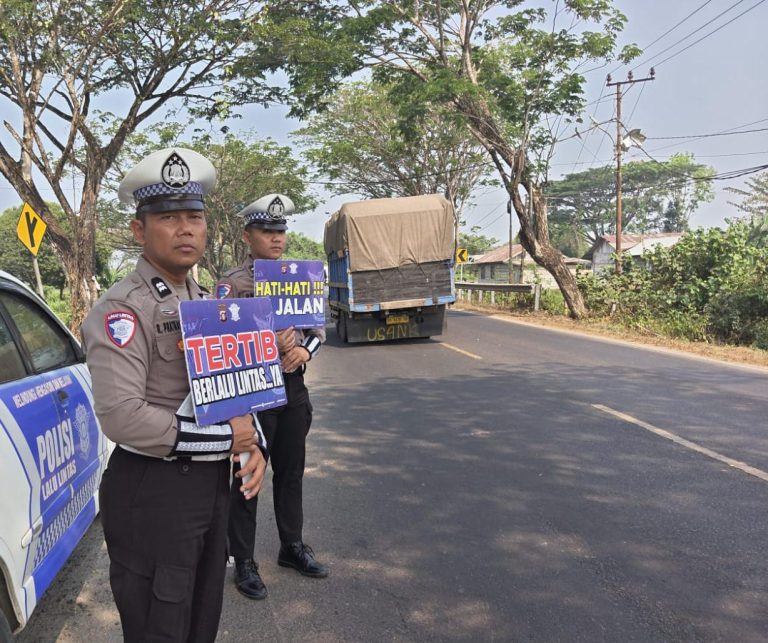 Antisipasi Lakalantas, Satlantas Polres Kapuas Pantau Arus Lalu Lintas Lingkar Luar Kota