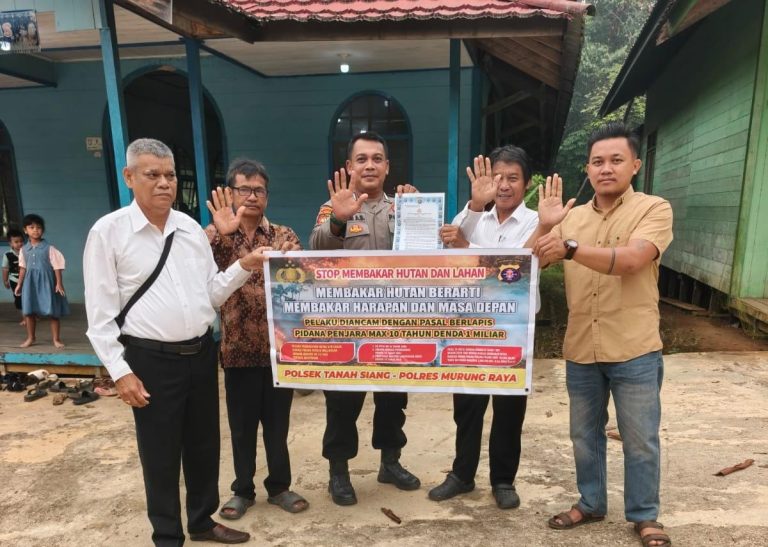 Bhabinkamtibmas Polsek Tanah Siang Sosialisasi Cegah Karhutla Kepada Jemaat GKE Jorih Jerah Tabulang